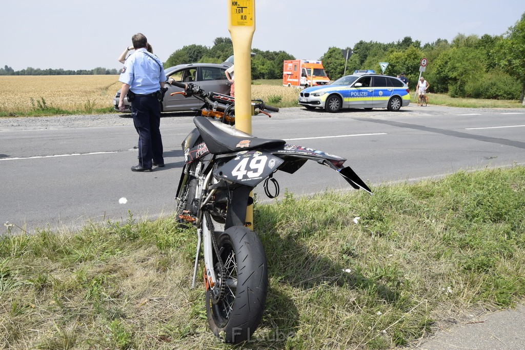 Schwerer Krad Pkw Unfall Koeln Porz Libur Liburer Landstr (Krad Fahrer nach Tagen verstorben) P048.JPG - Miklos Laubert